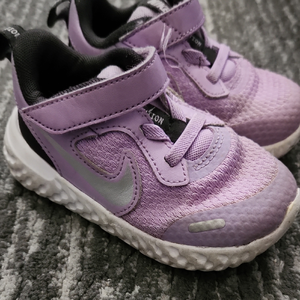Nike Kids Lavender and Black Sneakers